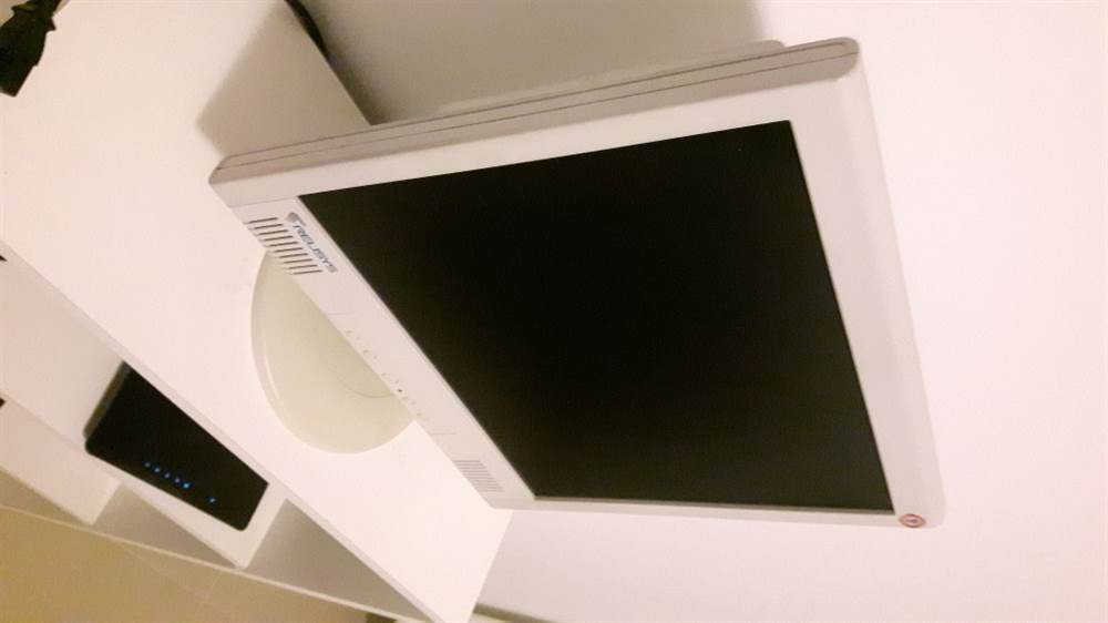 Foto 2PC Monitor relisys tl766-re 17 lcd schermo piatto, ottimo stato