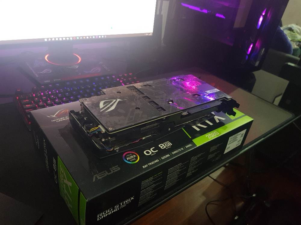 Foto 5Asus Rog Strix RTX 2080 OC (repasted like new)