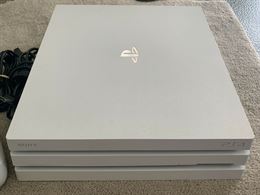Foto 4 Playstation 4 pro white, prezzo non trattabile
