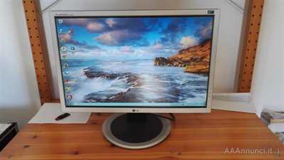 Vendo monitor usato con casse incorporate - Annunci Piacenza