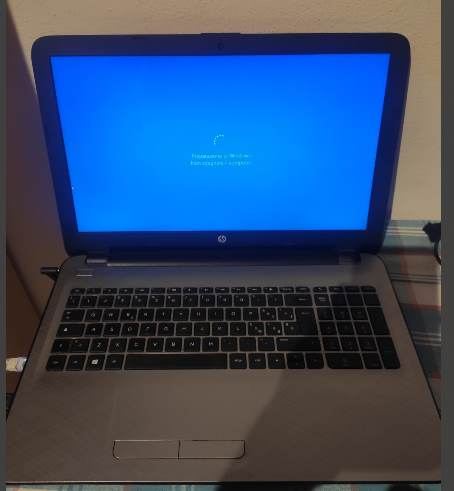 Pc Hp 15af 108nl con Windows 10 Usato
