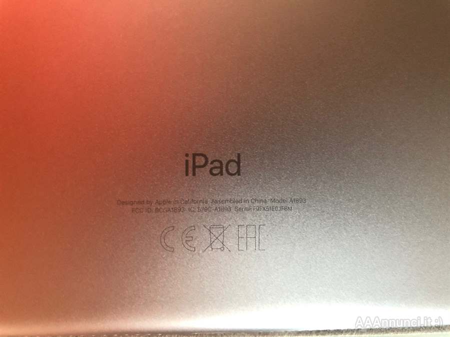Foto 12Apple iPad 6. generation 128 GB grigio + cavo + custodia, colore è
