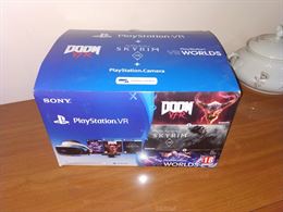 PlayStation VR con DOOM VR e SKYRIM V