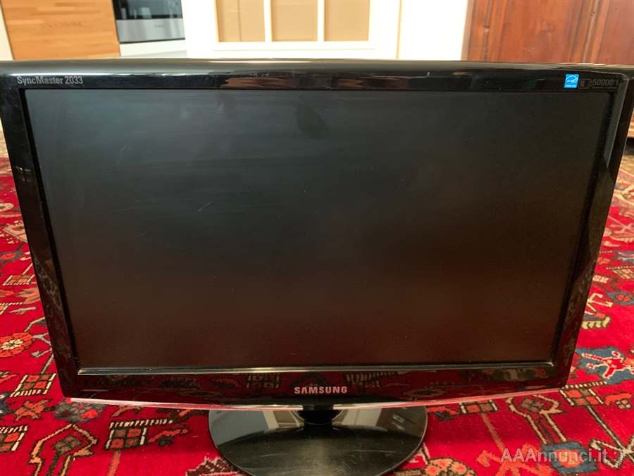 Foto 2Packard Bell iMedia e Samsung Syncmaster 2033HD 20”