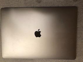 MacBook Pro fine 2019 15 Pollici Apple - Anteprima 4