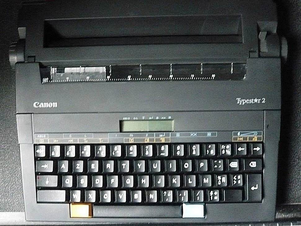 Macchina da scrivere elettronica vintage