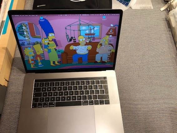 Foto 3MacBook Pro fine 2019 15 Pollici Apple