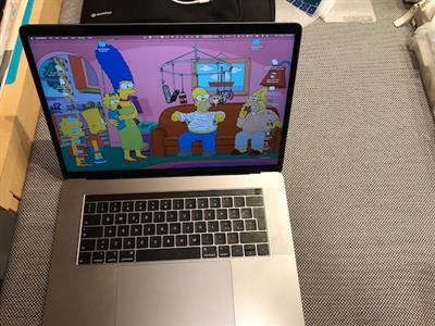 MacBook Pro fine 2019 15 Pollici Apple - Anteprima 3