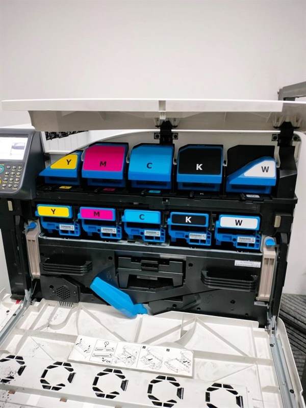 Foto 4Stampante OKI Pro9542 usata - CMYK + BIANCO