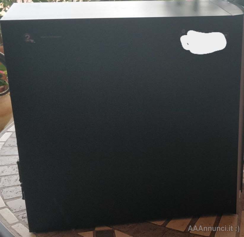 Foto 7PC HP Pavilion da Ufficio o Gaming (dettagli bassi), in ottime condizioni