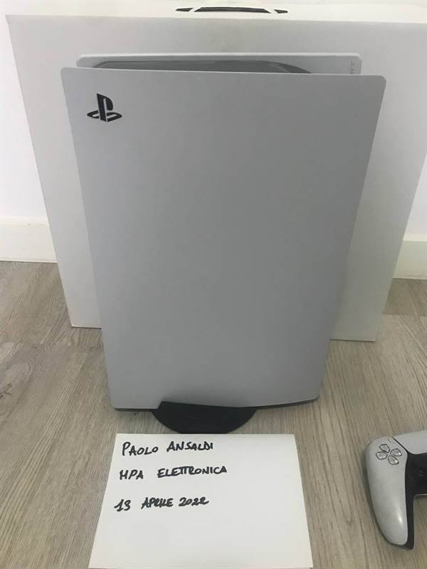 Foto 4PlayStation 5 versione con disco