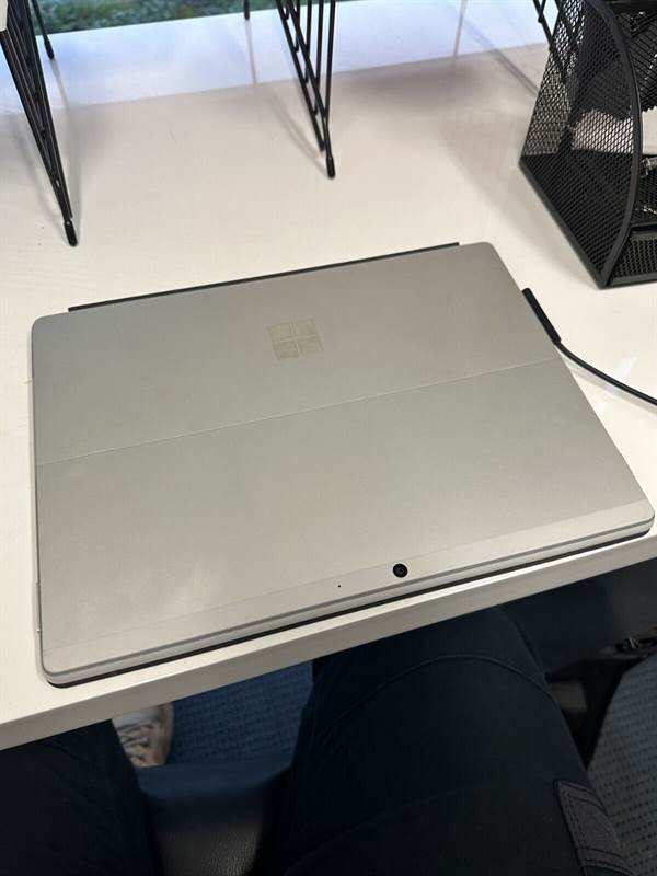 Foto 3Microsoft Surface Pro 8 256GB 16GB RAM